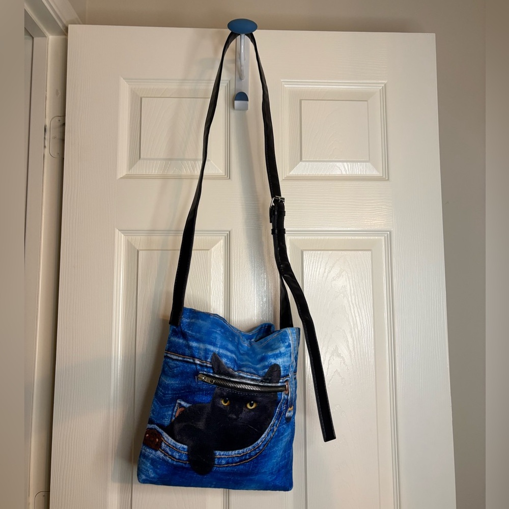Chic Black Cat Crossbody Bag